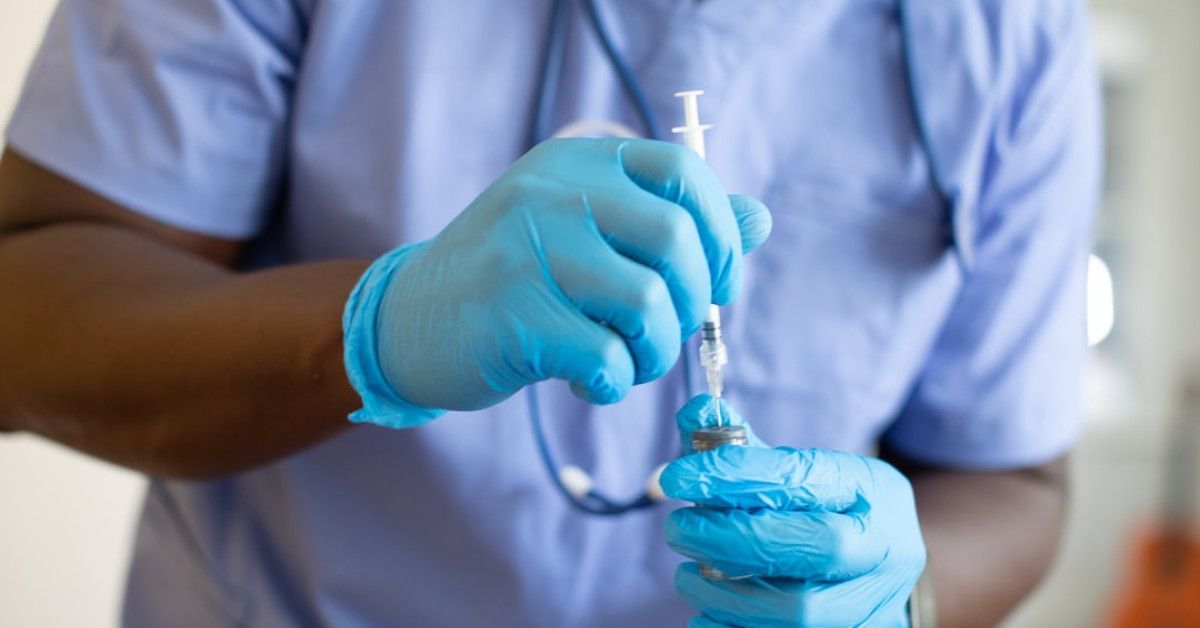 Thoughtful 15-year anniversary gift ideas for him with image.