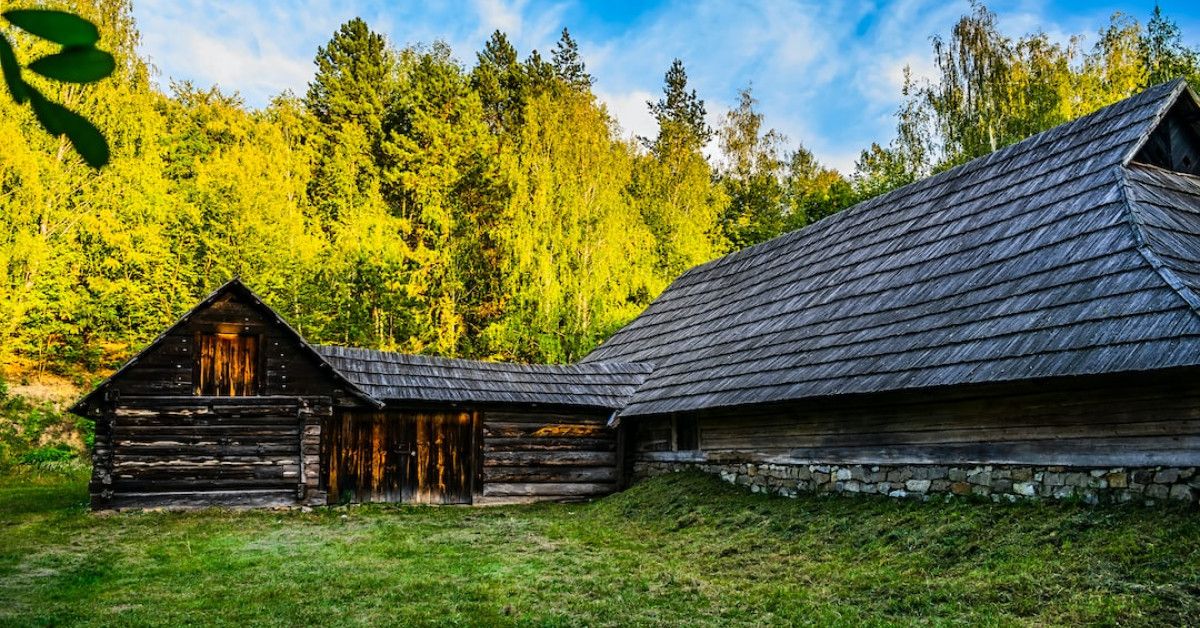 Anniversary gift ideas for him, her, and couples.