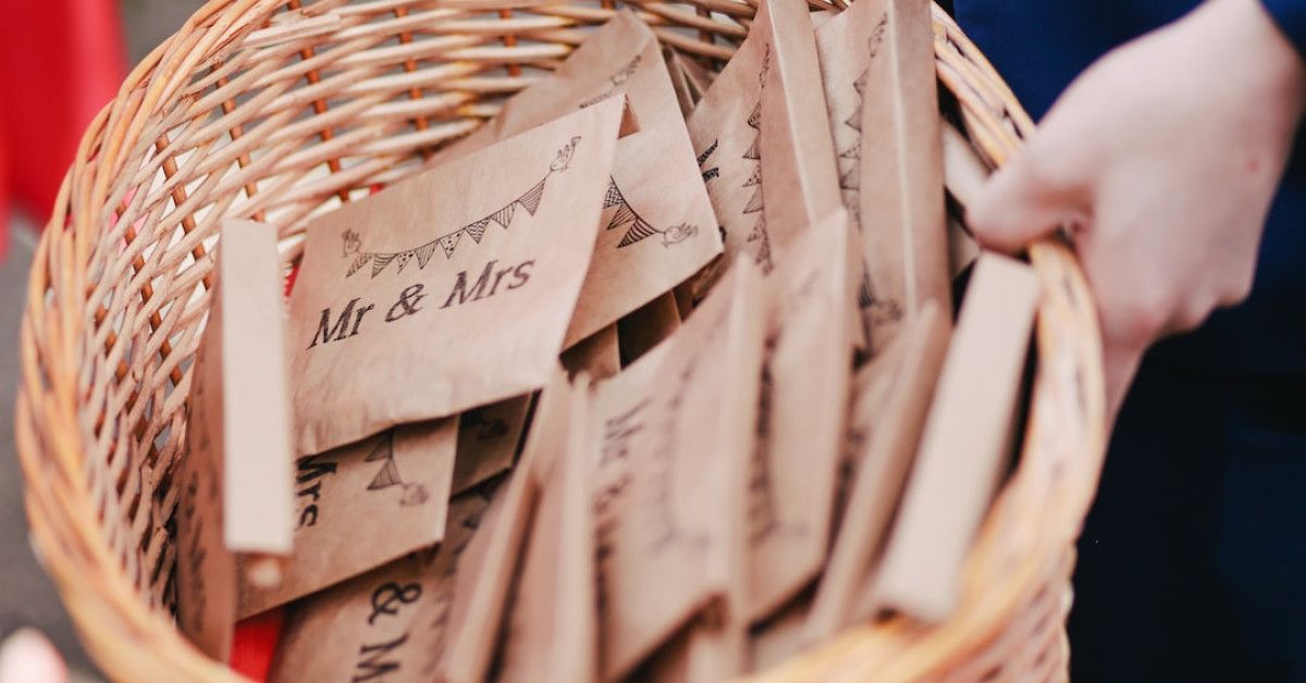 Guide to the perfect gift for a 23rd wedding anniversary