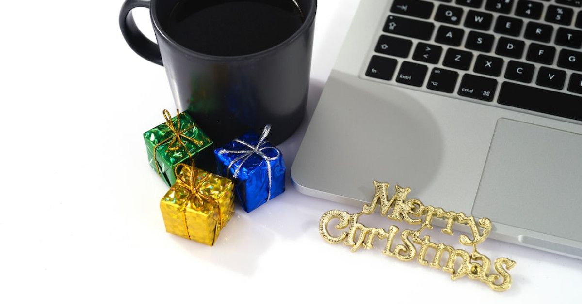 Charizard - Celebrating the 25th Anniversary of Legendary Pokemon