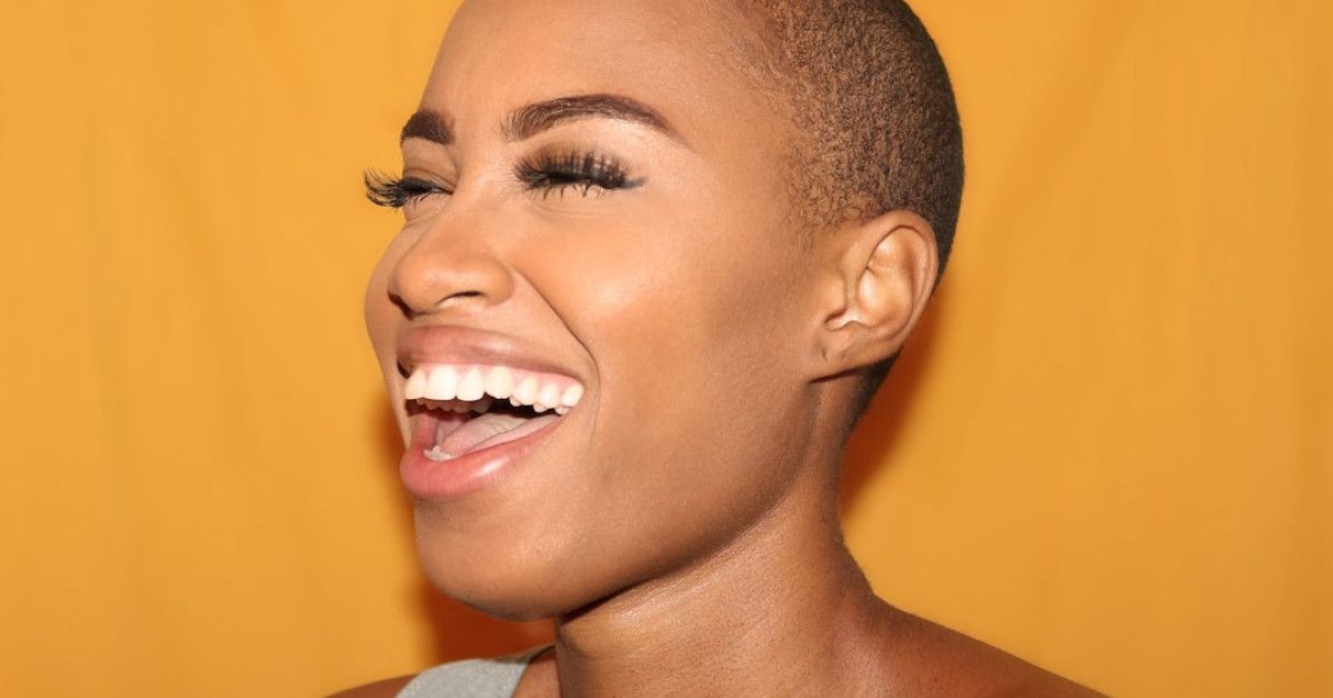 Joyce celebrating her 40th anniversary with immense happiness