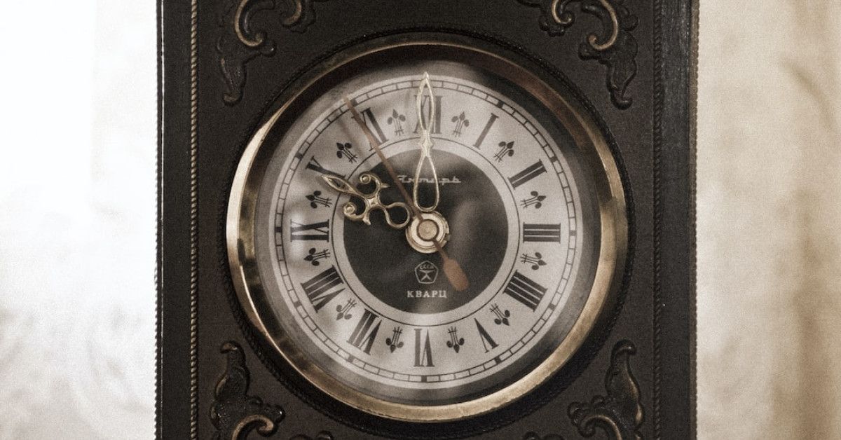 Anniversary gift guide featuring elegant and timeless jewelry