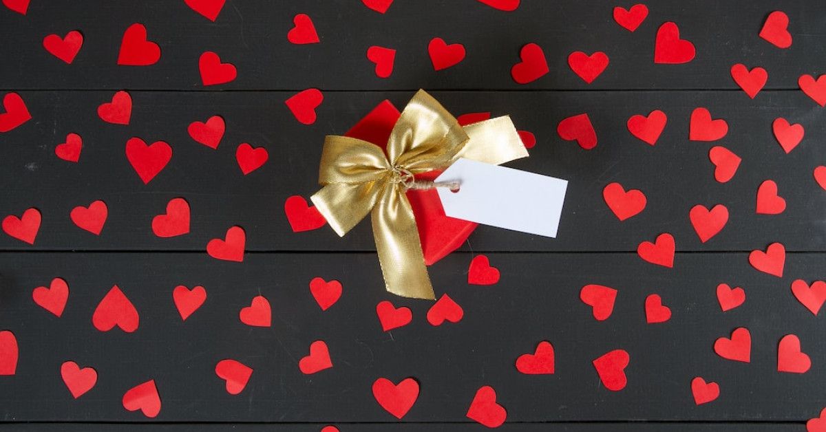 Ultimate guide to DIY anniversary gifts - image description